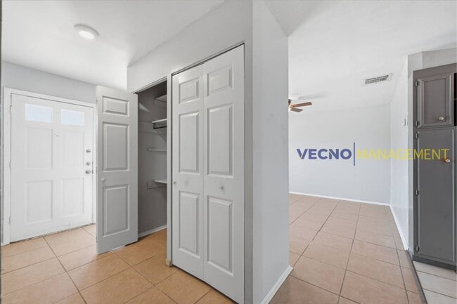 Photo - 701 Aviaton Ave