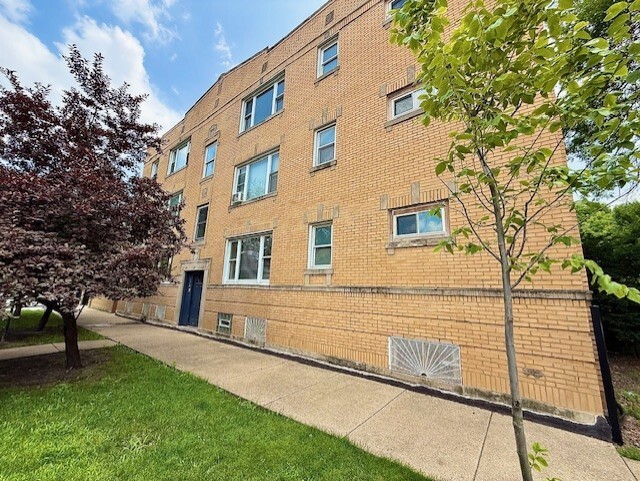 Building Photo - 3757 W Le Moyne St Unit 1 Rental