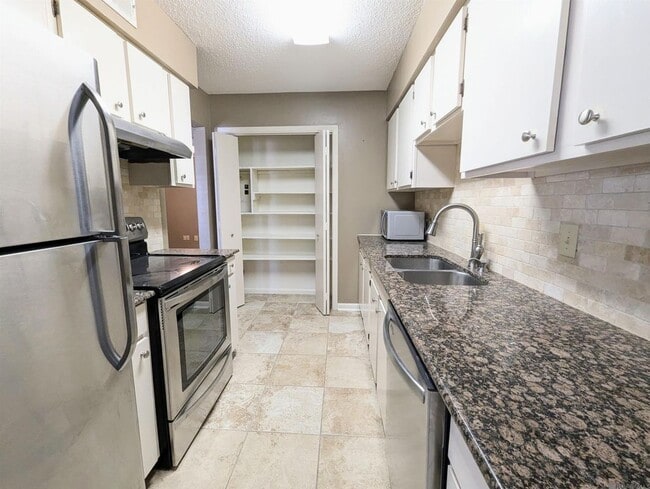Photo - 1701 Lobdell Ave