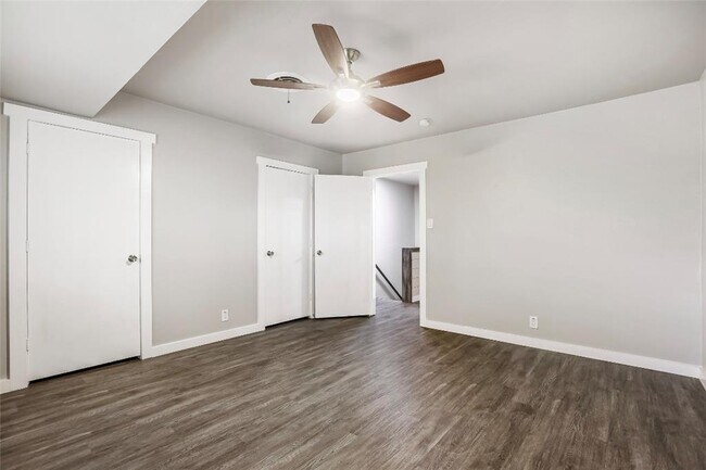 Photo - 5330 Balcones Dr Unit B