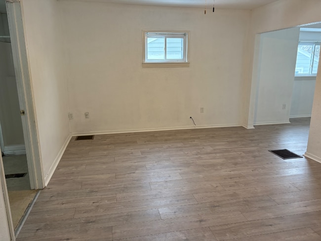 Photo - 2115 Alvin St