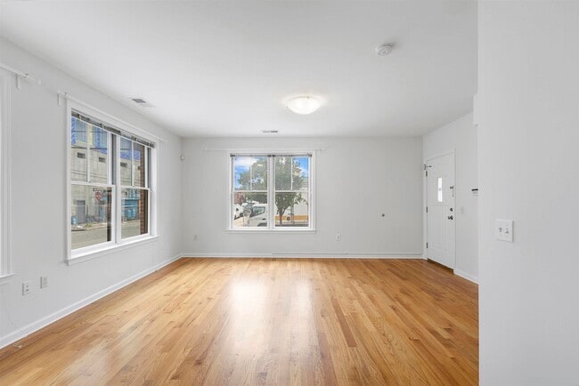 24 Ash St