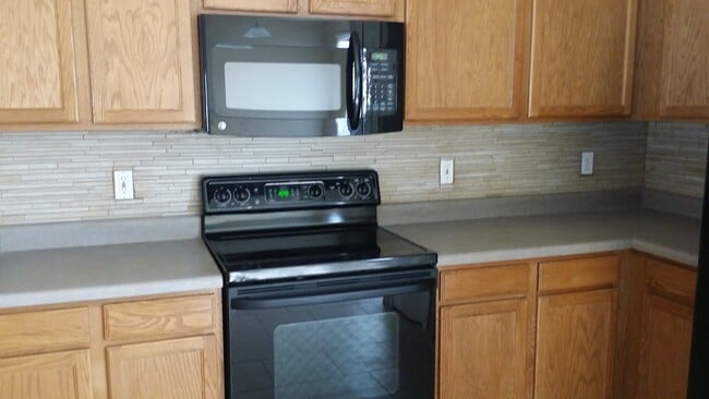 Photo - Rita Ranch Beauty ready for Move In Today! 4 bedroom 2 bath Home all Updated!