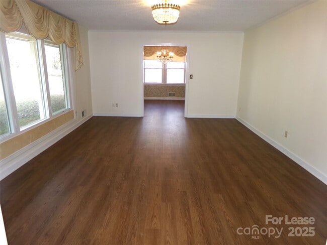 Photo - 507 Valleyview Dr