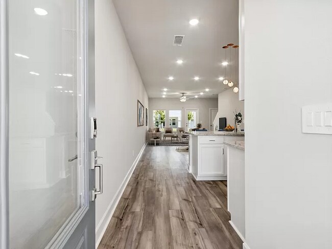 Photo - 95425 Katherine St