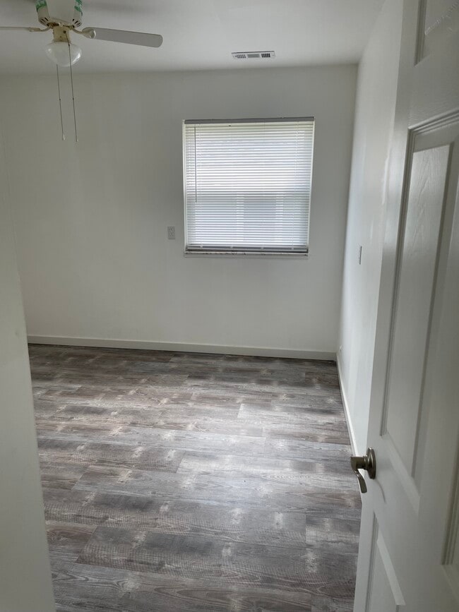 Photo - 113 Hope Dr Unit B