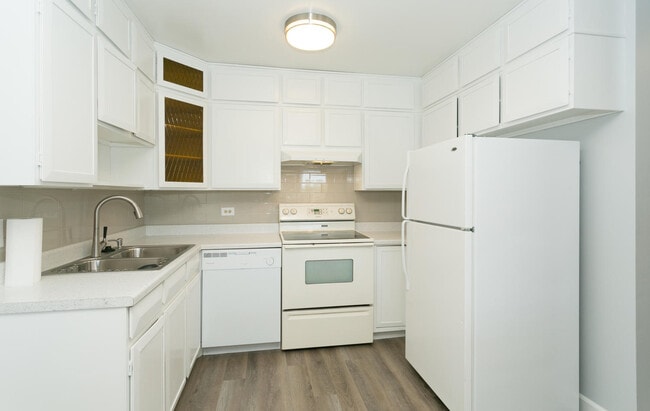Building Photo - 615 S Alton Way Unit Apt #1C