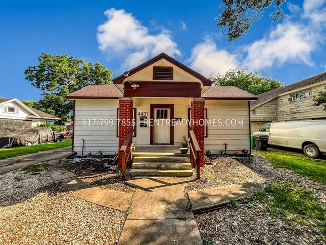 Building Photo - 4431 Clay St Unit 4431 Clay St.  A ** Rental