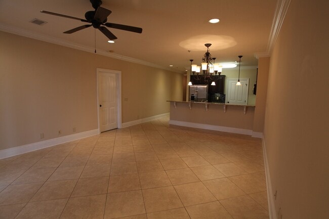 234 W Magnolia Ave