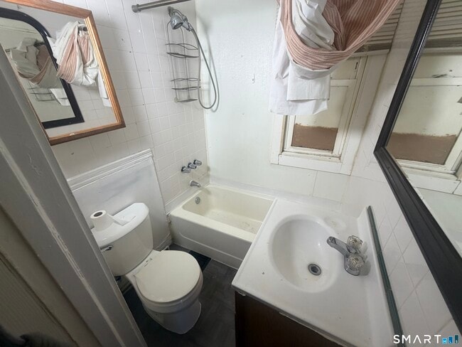 243 Center St Unit 1st Floor