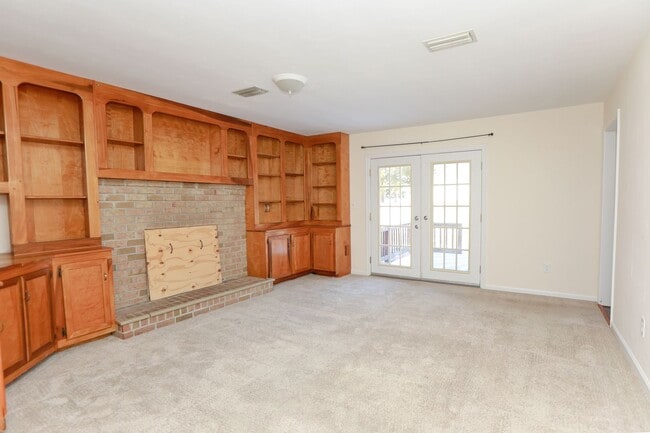 Photo - Spacious 4BR Home with a Fenced Yard & Jetted Tub