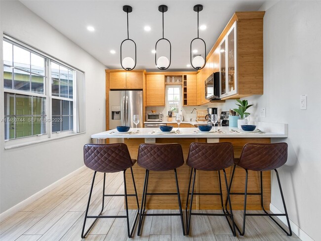 Photo - 201 NE 16th Ct