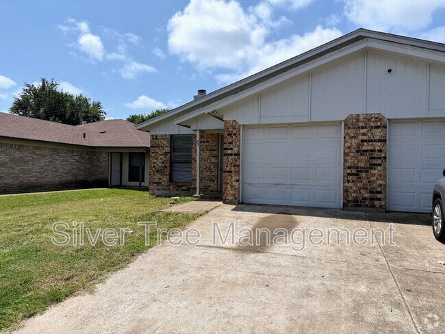 Building Photo - 6845 S Creek Dr Rental