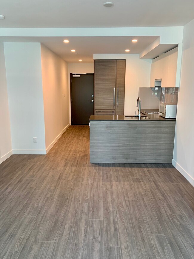 Photo - 13615 Fraser Hwy