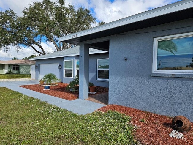Photo - 272 Malvern Dr