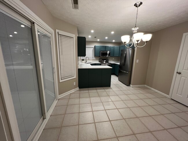 Photo - 2220 Bobolink Dr