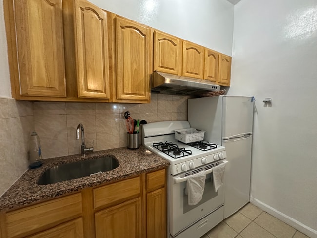 Photo - 347 W 30th St Unit 4a