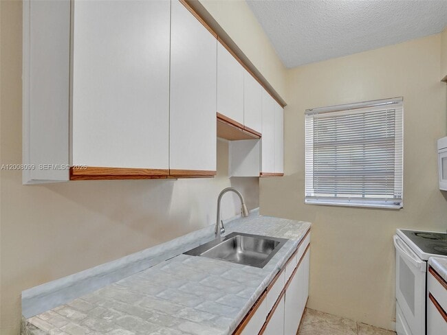 Photo - 1241 NE 23rd Ave Unit 2
