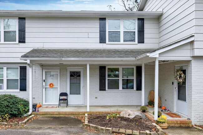 Photo - 228 Waldo St