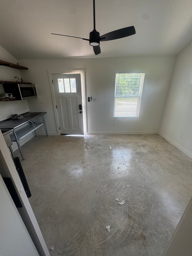 Photo - 1307 Hidden Creek Ln