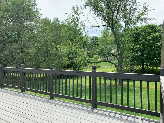 Photo - 208 Woodbine Dr