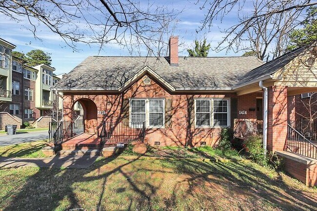 Photo - Charming 3BD/2BA Duplex in Dilworth!