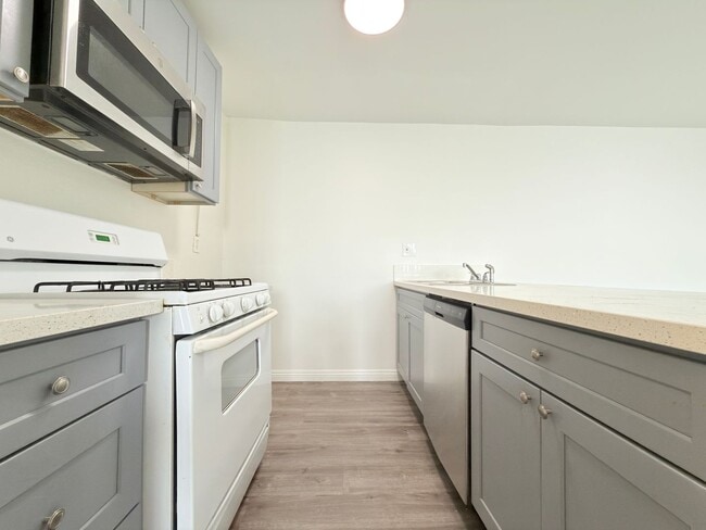 Photo - 8601 International Ave