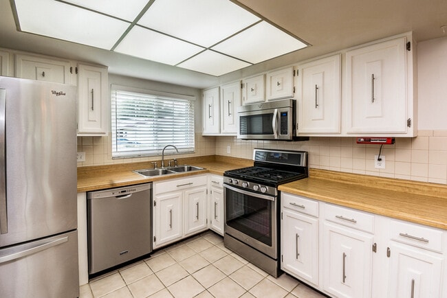 Photo - 10502 Linger Ln