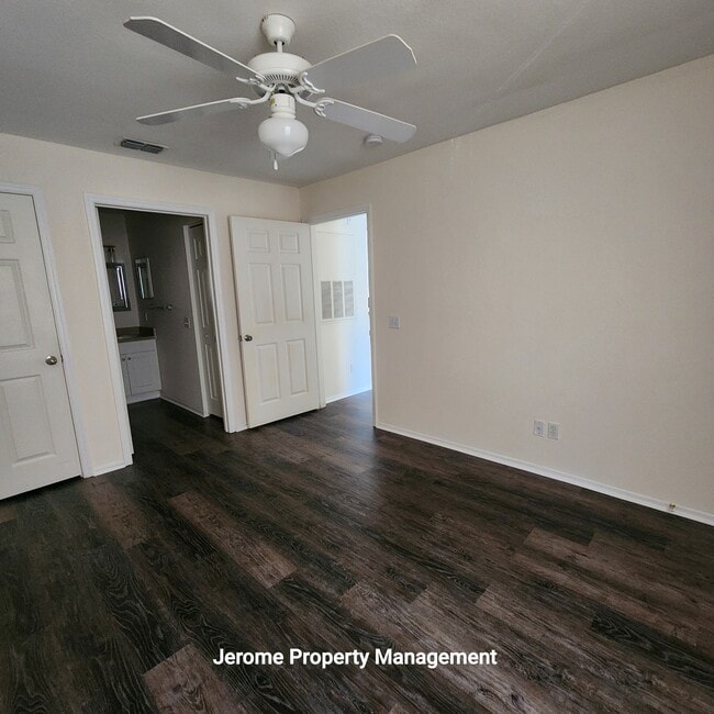 Building Photo - 36243 Lake Chase Blvd Unit 102