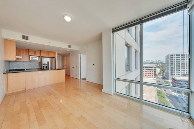 Building Photo - 300 Bowie St Unit Apartment 1502