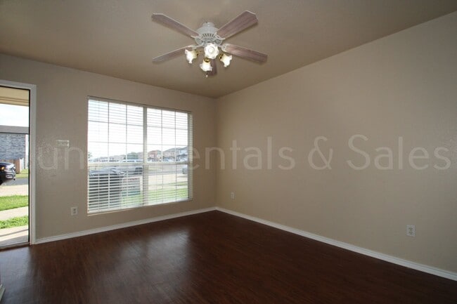 3904-C Gus Dr