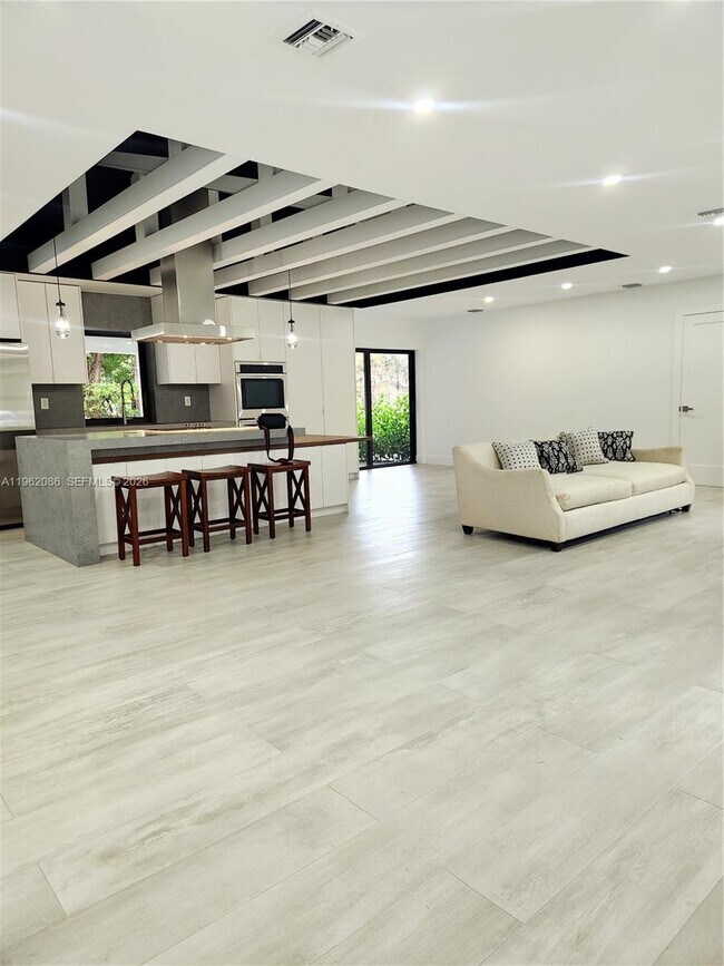 Photo - 470 Petersburg Tr