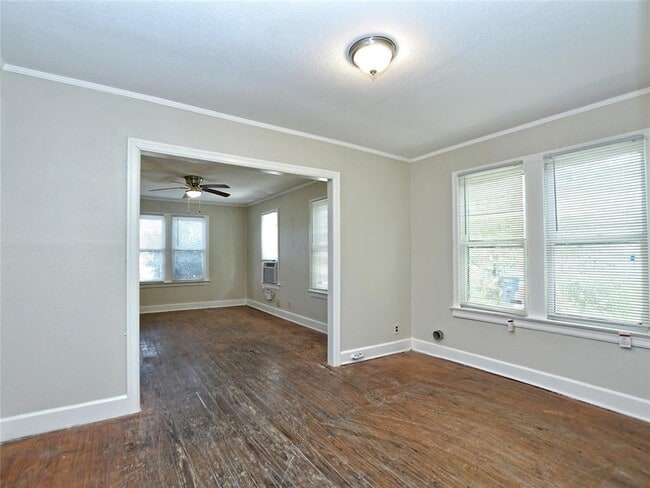 Photo - 4305 Red River St