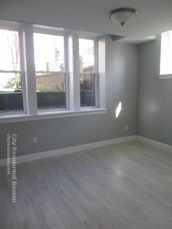 Building Photo - 4 Greenway Ct Unit 7