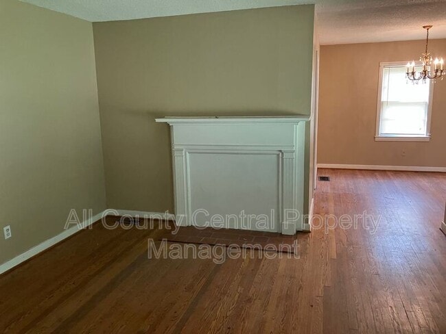 Photo - 520 Belcher Dr