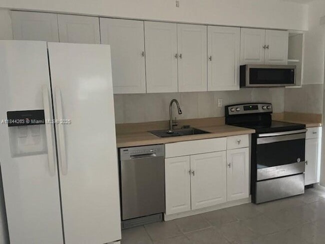 Building Photo - 18801 Atlantic Blvd Rental