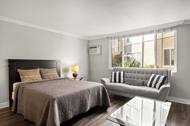 1200 Riverside