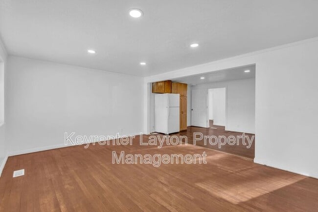 Photo - 775 N Diamond St