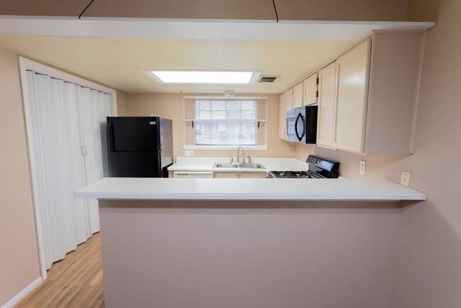 Photo - 1907 Country Village Blvd Unidad B