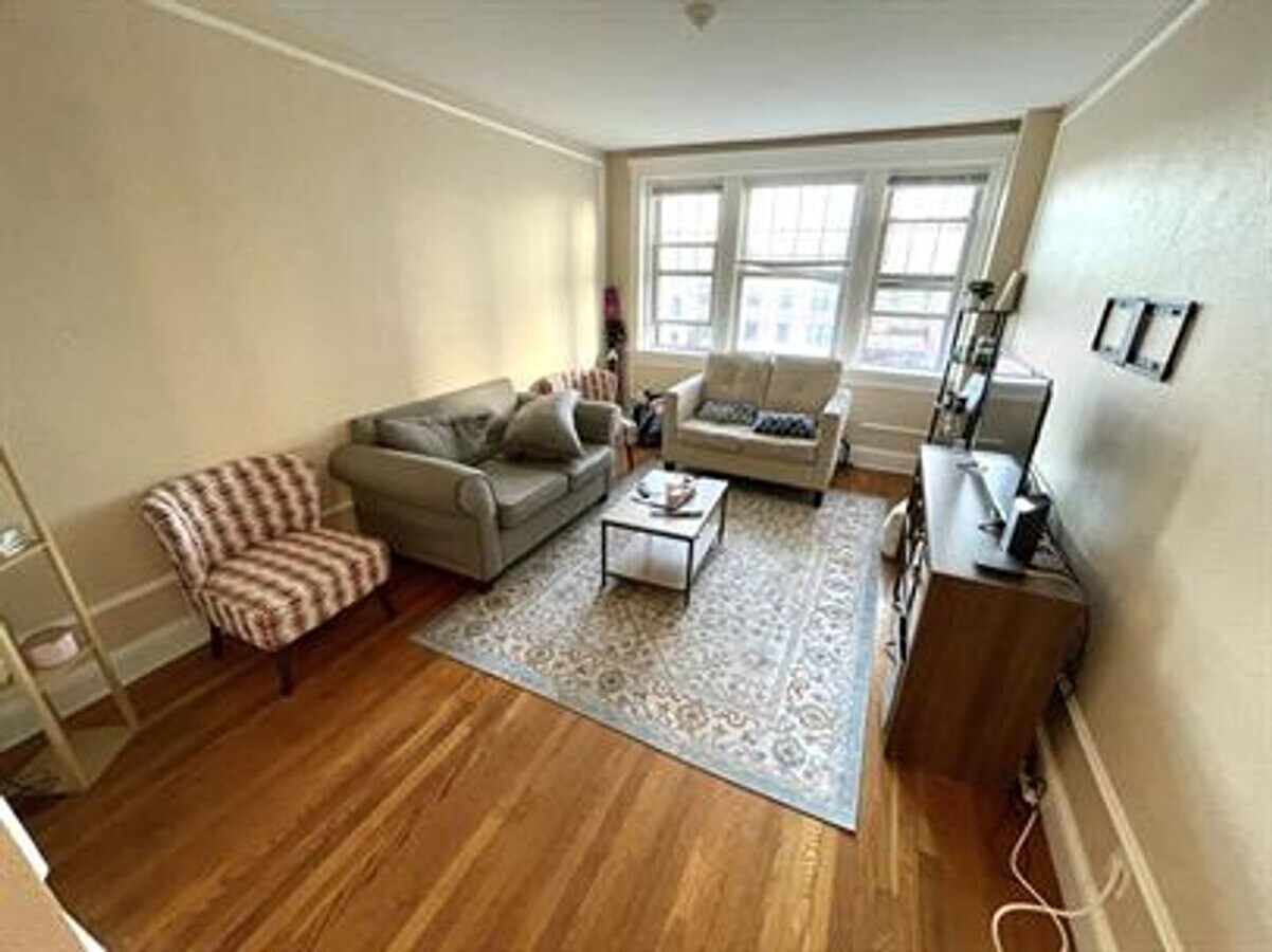 Photo - Don't miss out on this amazing deal!