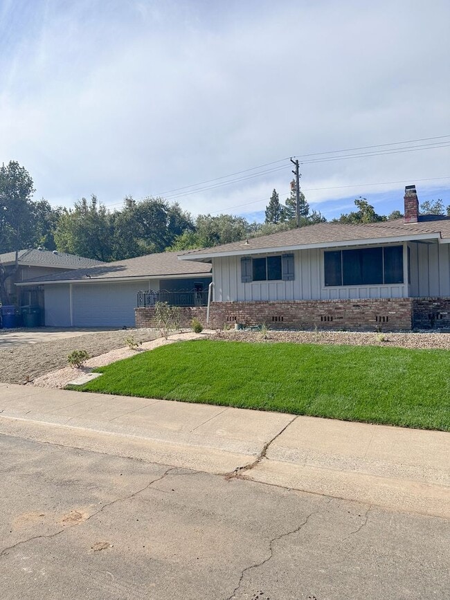 Photo - Gorgeous 3 bed 2 bath! (Please read entire ad before showing)