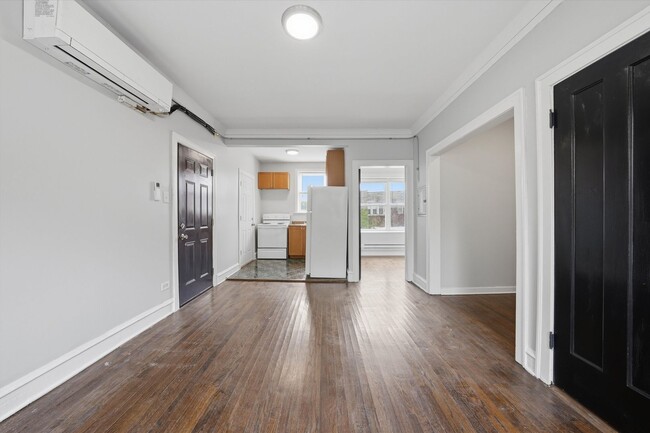 841 E 80th St Unit 841 E 80th Unit 3
