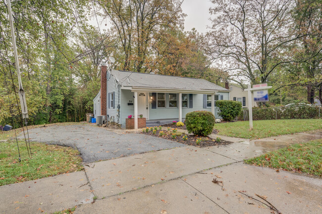 Photo - 311 Edmonston Dr House