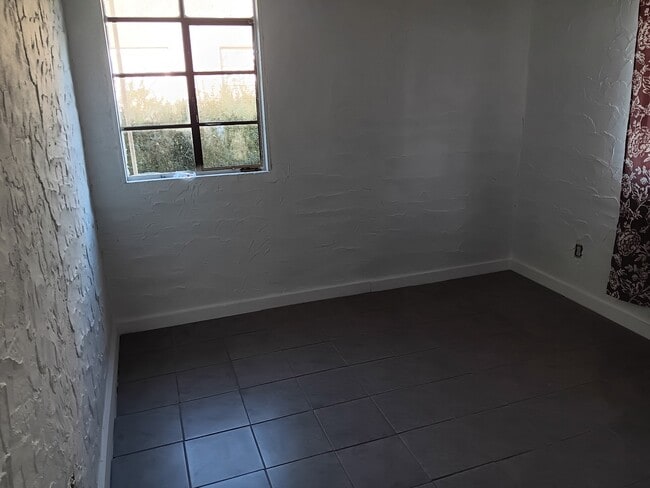 Photo - 803 Bowden St