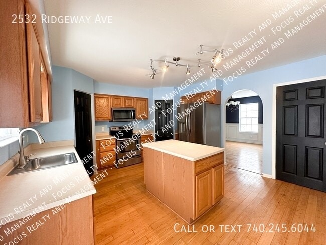 Photo - 2532 Ridgeway Ave