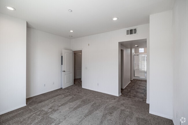 3BR, 3.5BA - 1656SF - Primary Bedroom