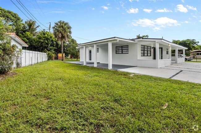 Building Photo - 18401 NW 42nd Ct Rental