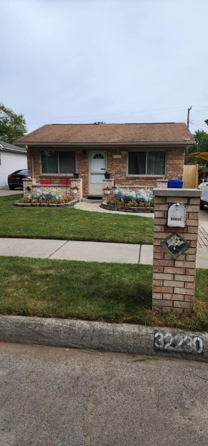 Photo - 32230 Ruehle Ave