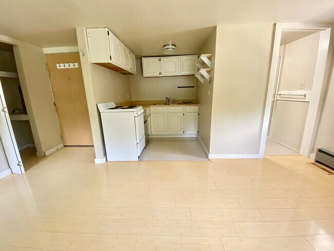 Photo - 1054 S Main St