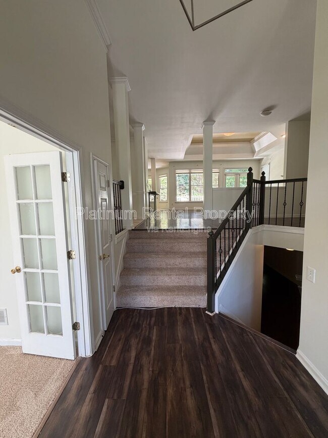Photo - 5975 Waterford Pl